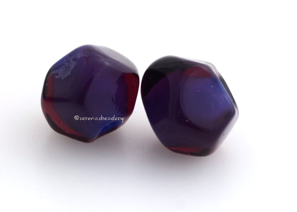Dark Fairy Fabulous Nugget Pair #2128 Dark purple nugget pair in a glossy finish.6x12 mm2 Beads2.5 mm hole Default Title
